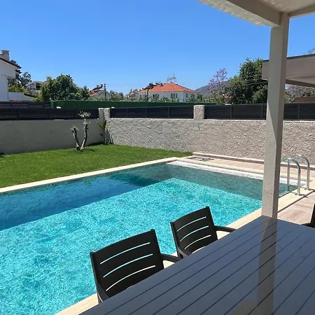 Exclusive Family In With Private Pool גוג'ק